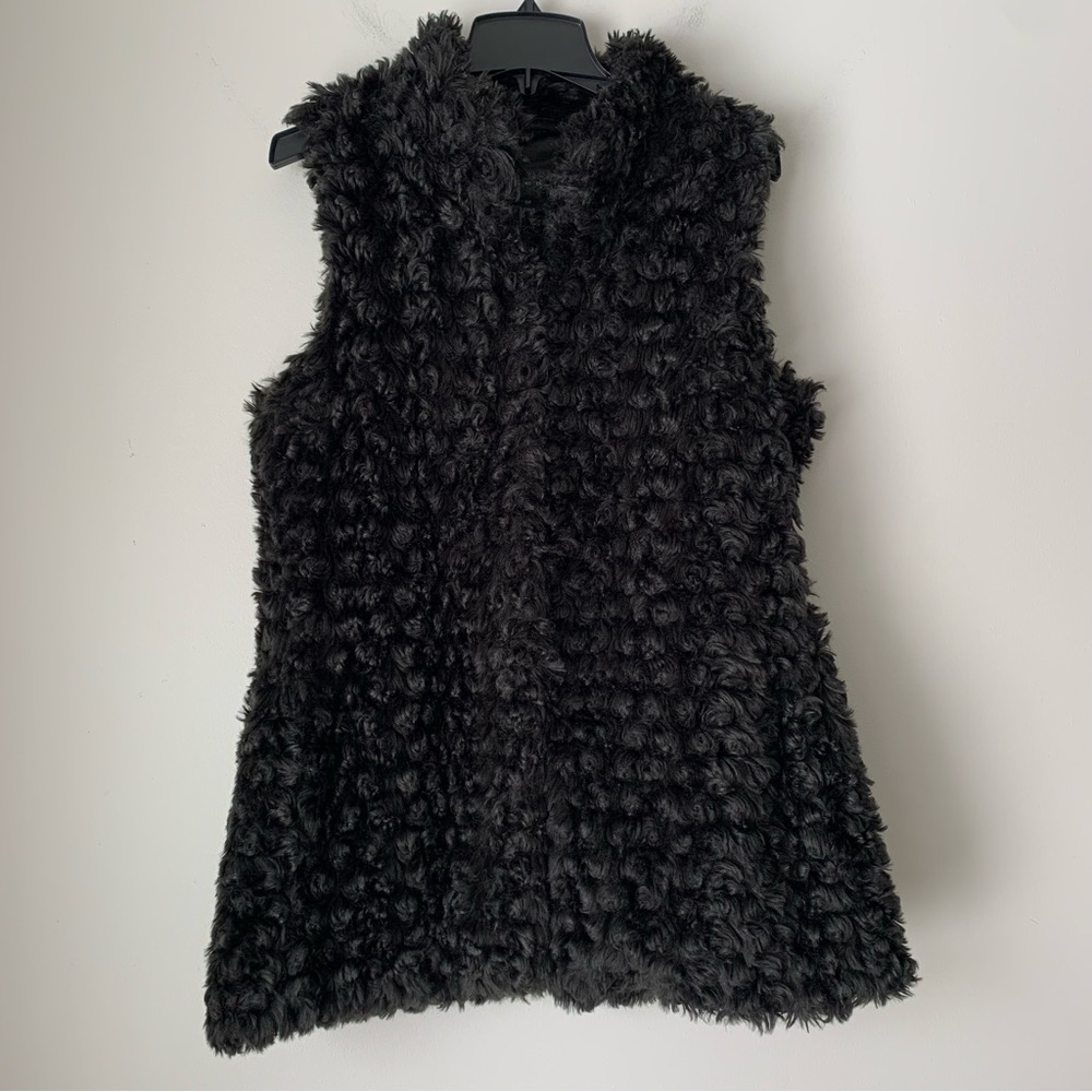 LIVE a little Black Faux Fur curly Fur Vest Size Large